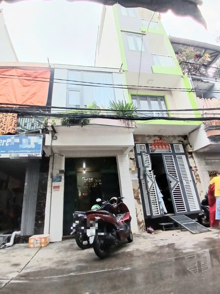 Nhà phố quận 4 23,5m² giá 5.3 tỷ - Sổ hồng riêng, hẻm xe hơi rộng rãi!