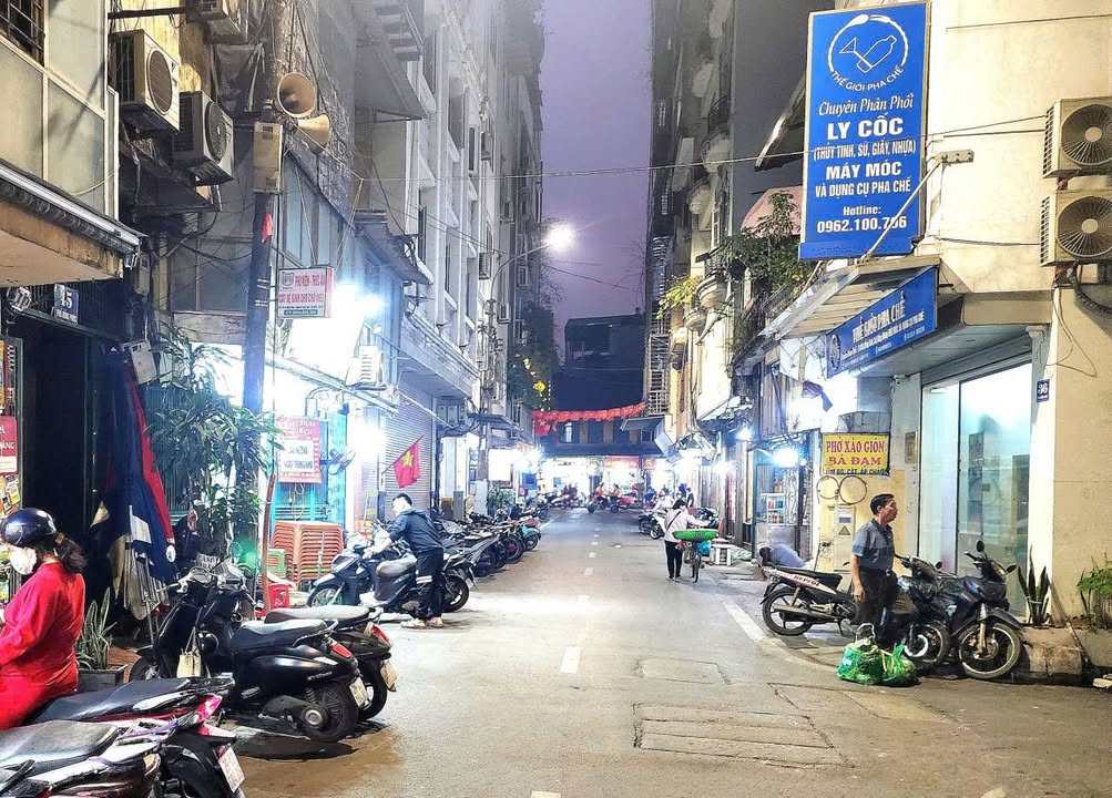 Nhà mặt phố cổ Ba Đình 36m² giá 18 tỷ - Kinh doanh sầm uất!