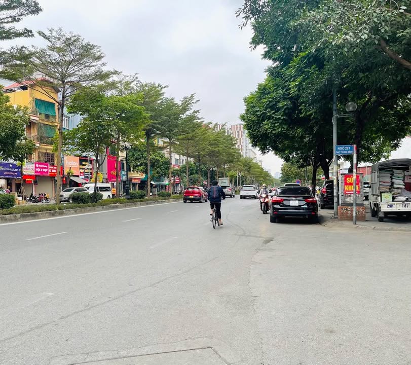 Đất trung Kính 32m² giá 12 tỷ - Ô tô vào nhà, sổ đỏ đẹp!