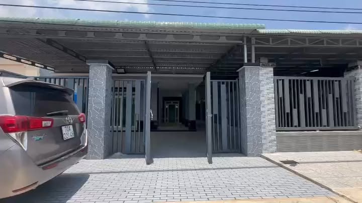 Nhà đất Cẩm Giang Gò Dầu 400m² giá 1 tỷ - Bán gấp, dân cư đông đúc!