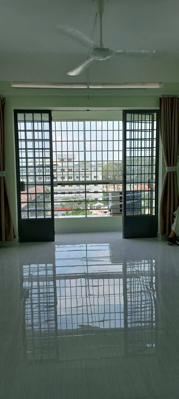 Căn hộ Sự Vạn Hạnh Quận 5 75m² giá 12.5 triệu - Giao ngay, tiện nghi đầy đủ!