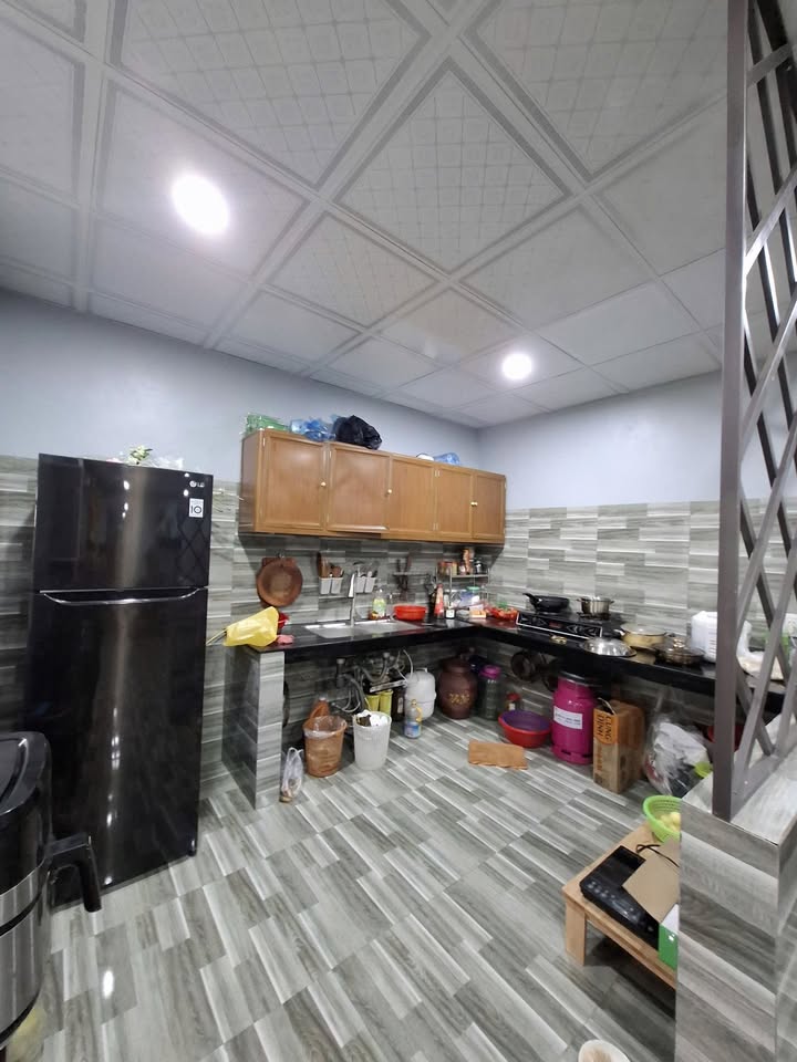 Bán gấp căn nhà vườn 2000m² tại phường Cam Đường - Giá chỉ 1.55 tỷ!