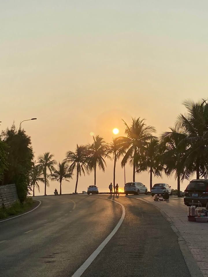 Đất thổ cư 550m² góc 2 mặt tiền gần biển Hàm Tiến - Mũi Né giá 10.5 tỷ - Cơ hội đầu tư hấp dẫn!