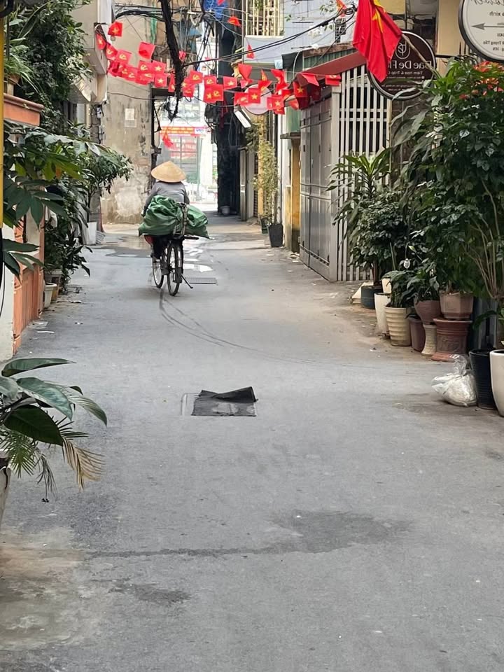 Nhà 6 tầng Ngõ 34 Phú Đô 35m² giá 9 tỷ - Đầu tư sinh lời mạnh mẽ!