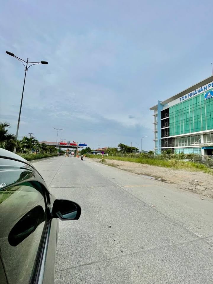 Nhà bán 62m² đường Nguyễn Thị Tư, Thủ Đức giá 6.1 tỷ - Đường ô tô 6m thoáng đãng!