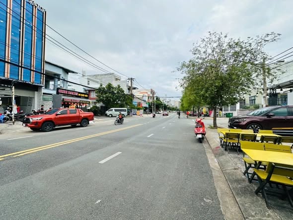 Nhà phố mặt tiền Man Thiện, Q9, 130m² giá 20 tỷ - Cơ hội đầu tư sinh lời!