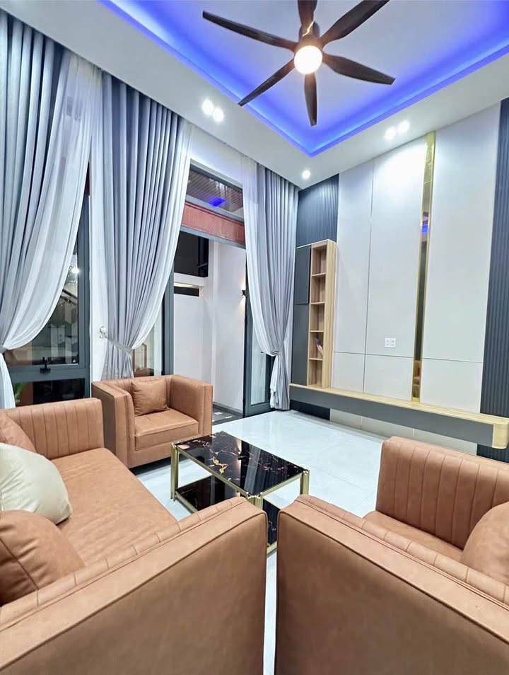 Nhà 3 tầng Ngự Bình, An Cựu, TP Huế 68m² giá 4.1 tỷ - Kinh doanh thuận lợi!
