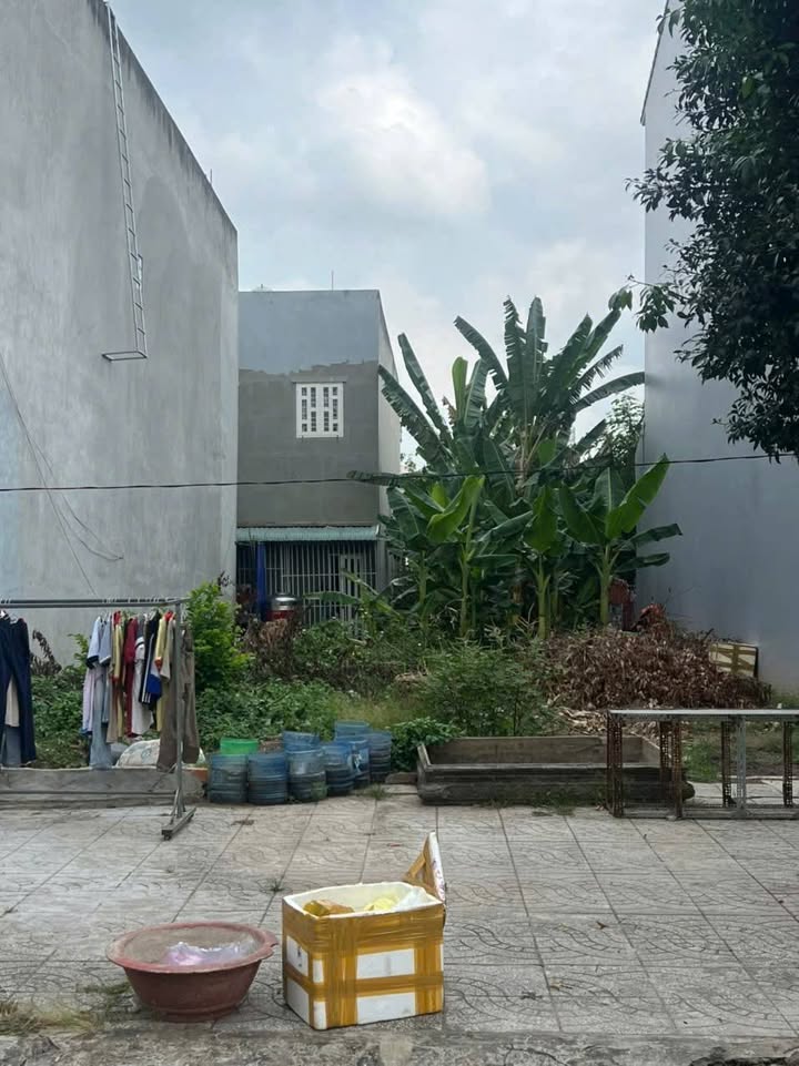 Đất nền mặt tiền công viên Khu TĐC 12,8ha 180m² giá 7.6 tỷ - Cơ hội đầu tư tuyệt vời!