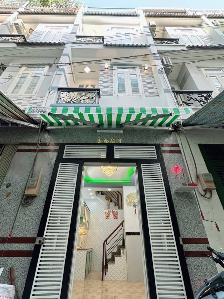 Nhà 4 tầng 212 Chiến Lược, Bình Tân 21m² giá 2.35 tỷ - Sẵn sàng vào ở!