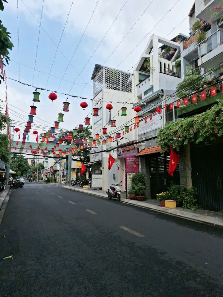 Nhà mặt tiền đường Lâm Văn Bền quận 7 70m² giá 10 tỷ - Đầu tư kinh doanh sinh lời!