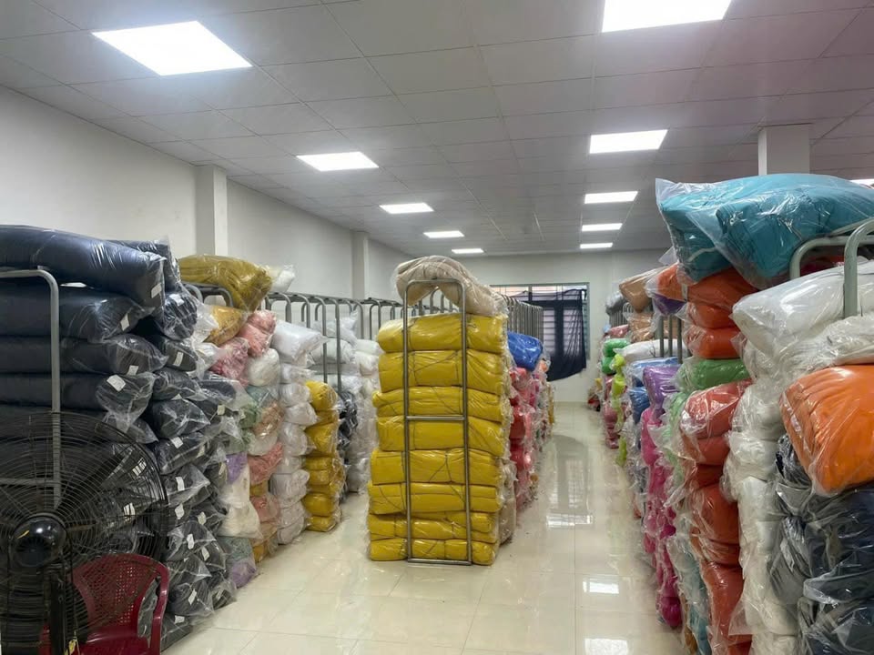 Xưởng bán gấp tại Bình Tân, 357m² chỉ 22.5 tỷ - Giao thông thuận tiện!