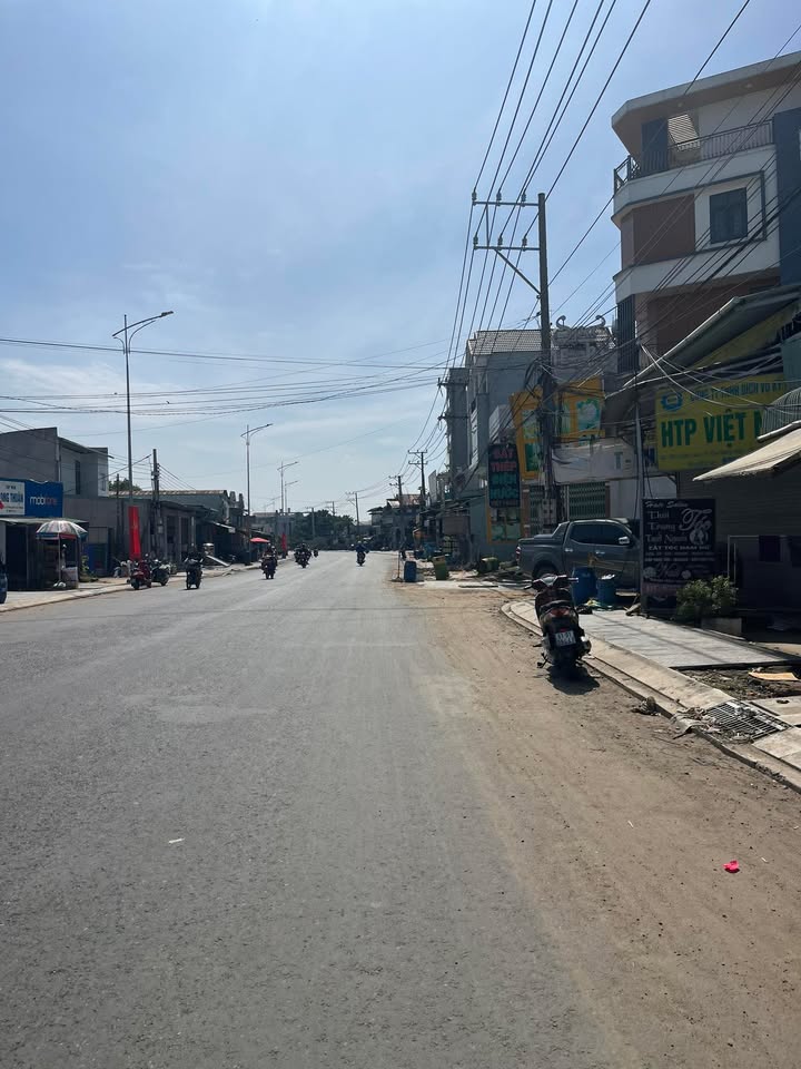 Đất thổ cư Dĩ An 63m² giá 3 tỷ - Mặt tiền Nguyễn Thị Tươi, sổ hồng chính chủ!