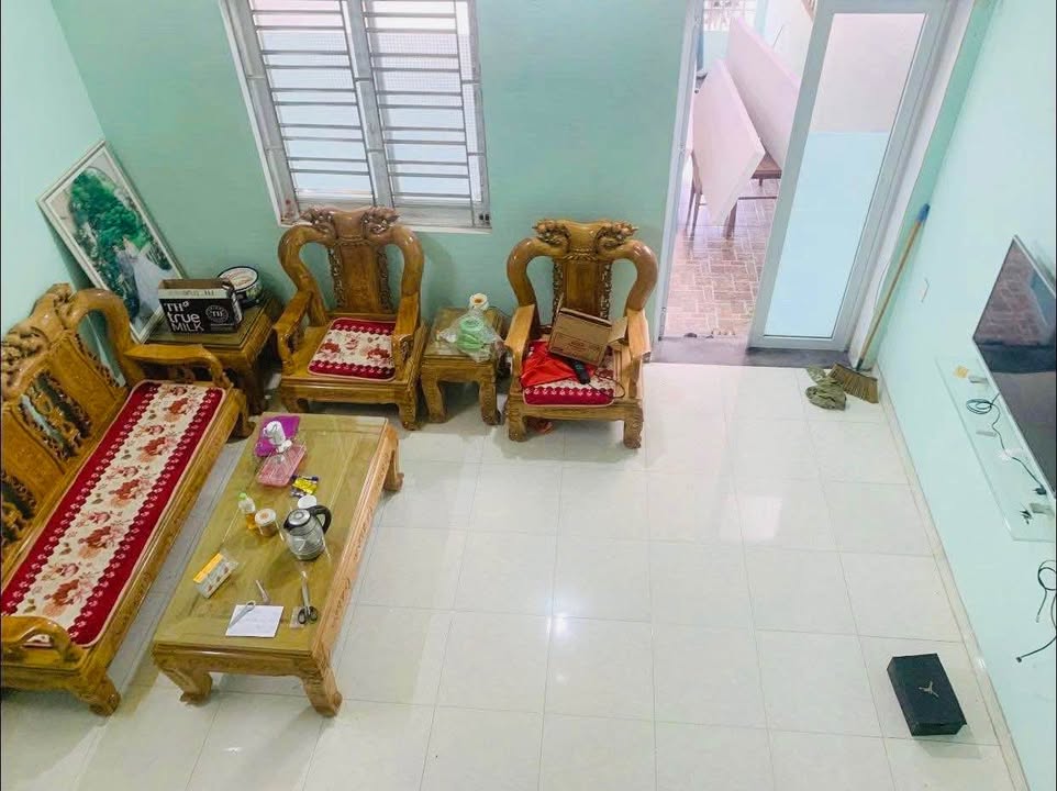 Nhà Gác Lửng Mặt Đường Lê Hoàn 140m² giá 2.5 tỷ - Chính Chủ Cần Bán Gấp!