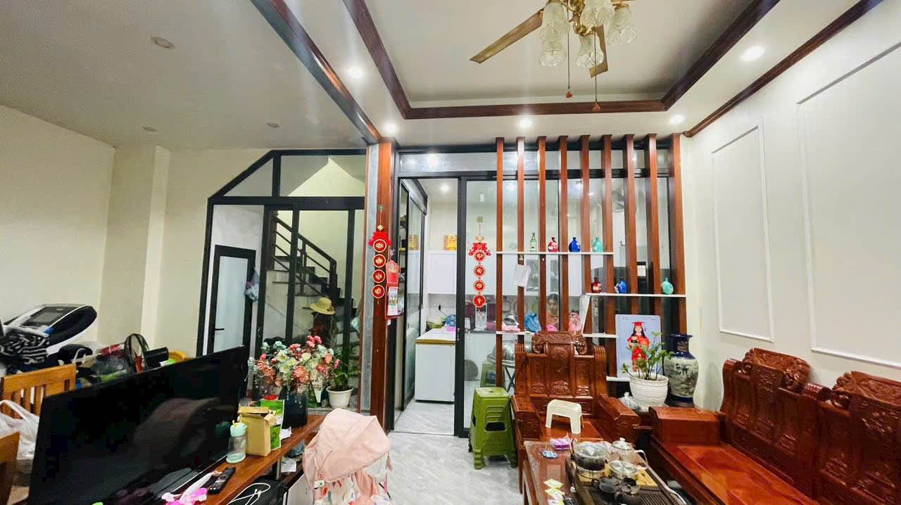 Nhà 3 tầng Ngõ 362 Ngô Quyền 62m² giá 2.2 tỷ - Thiết kế hiện đại, sẵn sàng ở!