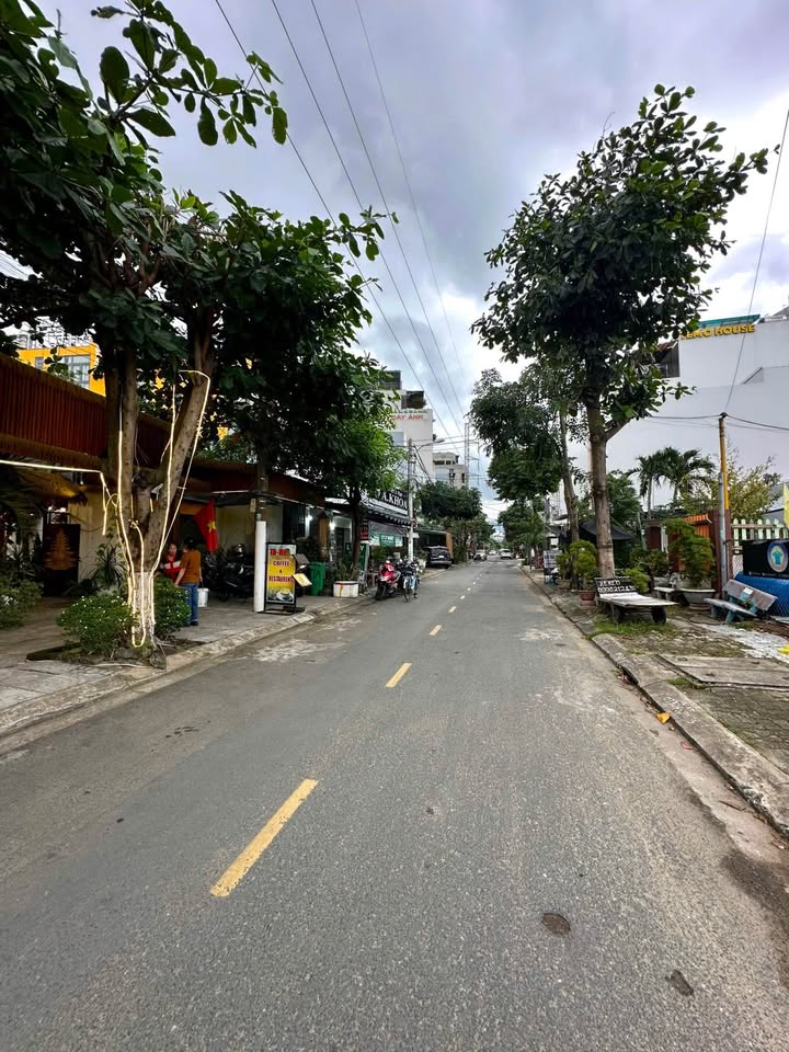 Nhà phố 3 tầng Phước Mỹ Đà Nẵng 131m² giá chỉ 19 tỷ - Thiết kế hiện đại, gần biển!