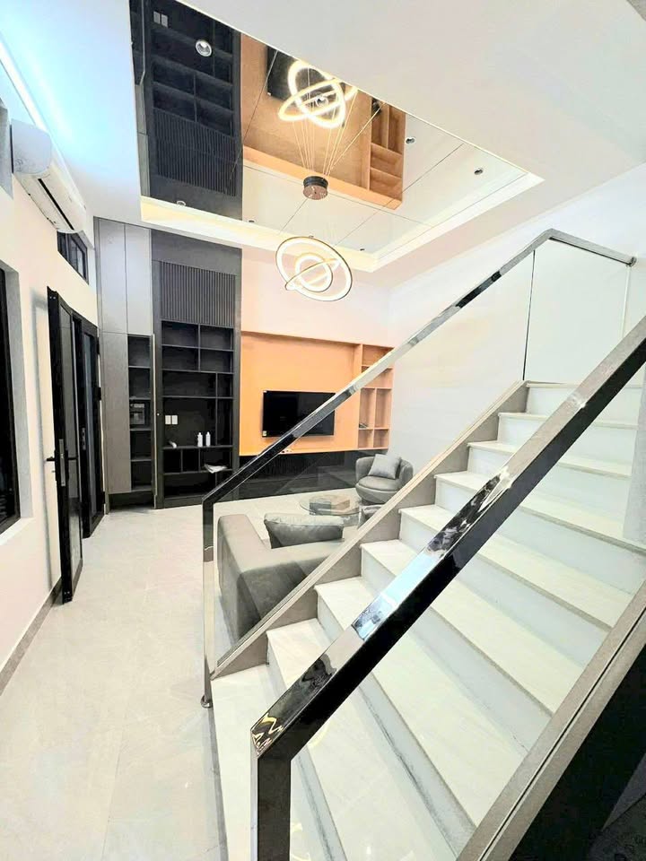 Nhà phố Đội Cấn, Ba Đình 36m² giá 8.7 tỷ - Sổ đỏ đẹp, ô tô vào tận nơi!