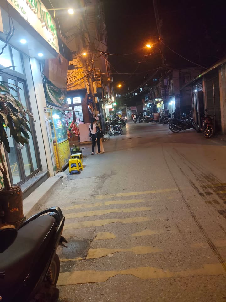 Nhà mặt phố Phương Canh 39m² giá 9 tỷ - Kinh doanh sầm uất, vị trí đẹp!