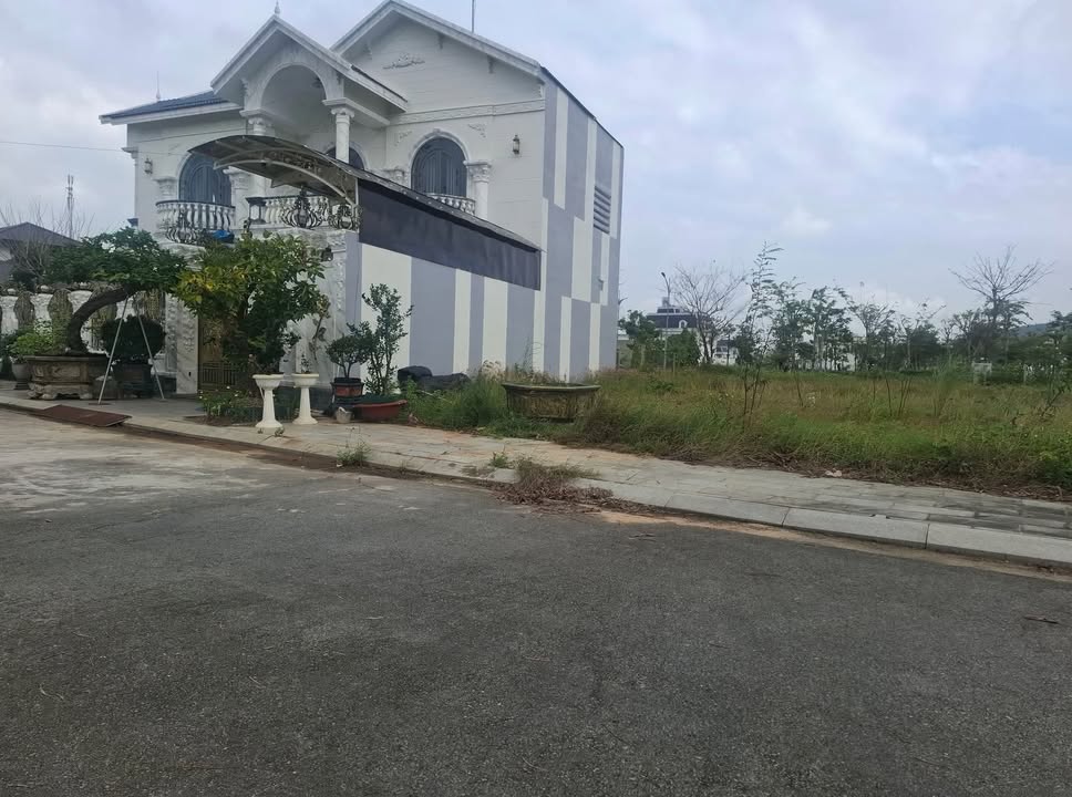 Bán đất biệt thự Khu dân cư 577, Quảng Ngãi 278m² - Giá tốt nhất khu vực!