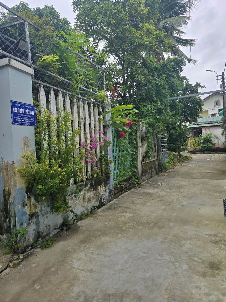 Nhà cấp 4 hẻm 160 Trần Hưng Đạo 105m² giá 1.8 tỷ - Hướng Nam, ô tô vào tận nhà!