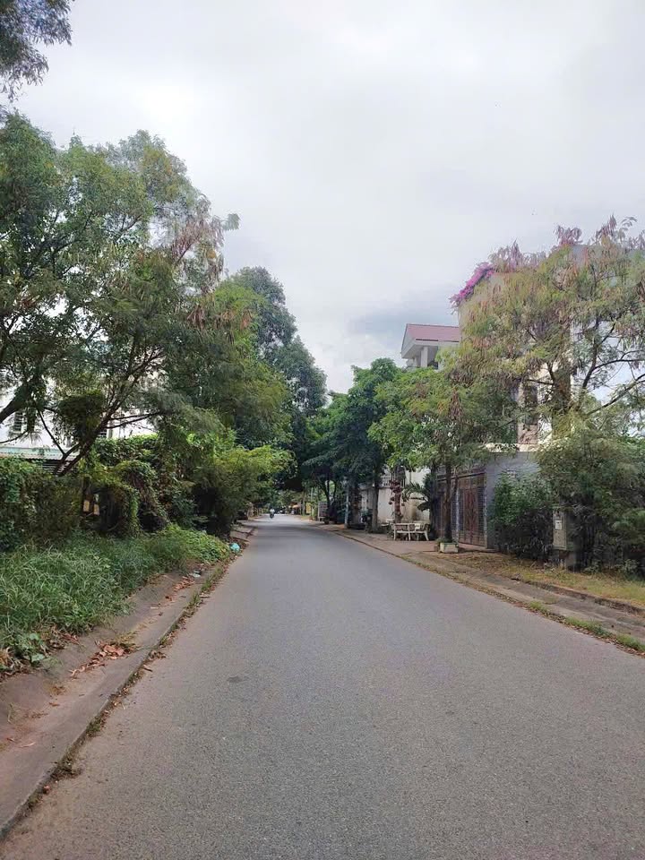 Nhà cấp 4 Nguyễn Duy Trinh, Quận 2, 130m² giá 10 tỷ - Dân cư hiện hữu đẹp!