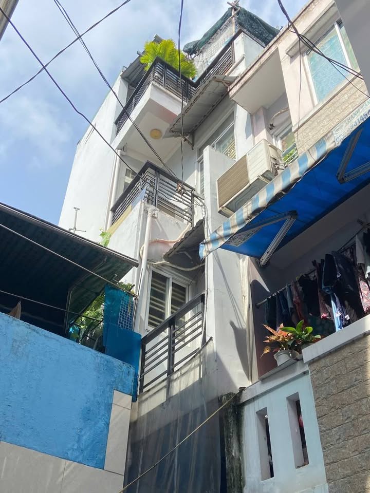 Nhà bán hẻm Cách Mạng Tháng Tám, Quận 3, 36m² giá 4.99 tỷ - Cơ hội đầu tư tuyệt vời!