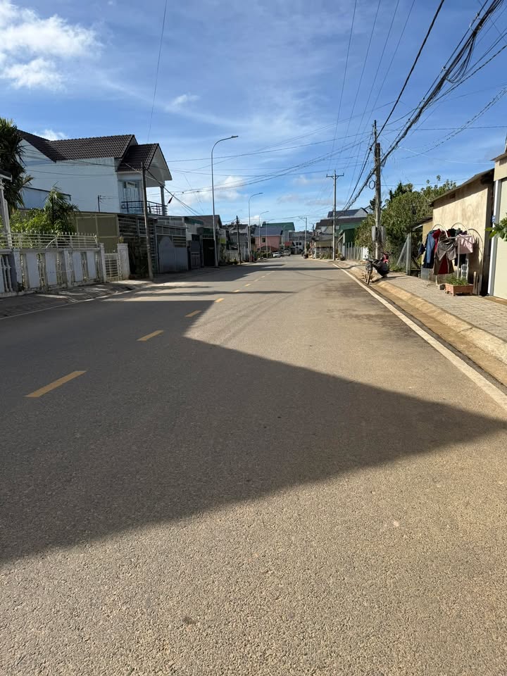 Đất mặt tiền phường Lang Biang, Lạc Dương 310m² giá 7.2 tỷ - Cơ hội đầu tư hấp dẫn!