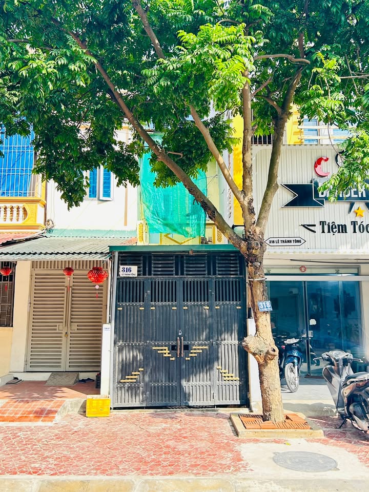 Nhà 2 tầng tại Lê Thánh Tông, Thanh Hóa 65m² giá 3 tỷ - Chính chủ bán gấp!