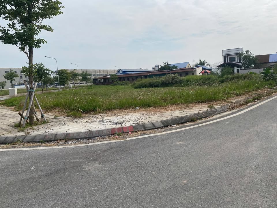 Đất nền lô góc khu Yên Bình Xanh, 132m² giá 3.036 tỷ - View vườn hoa thoáng mát!