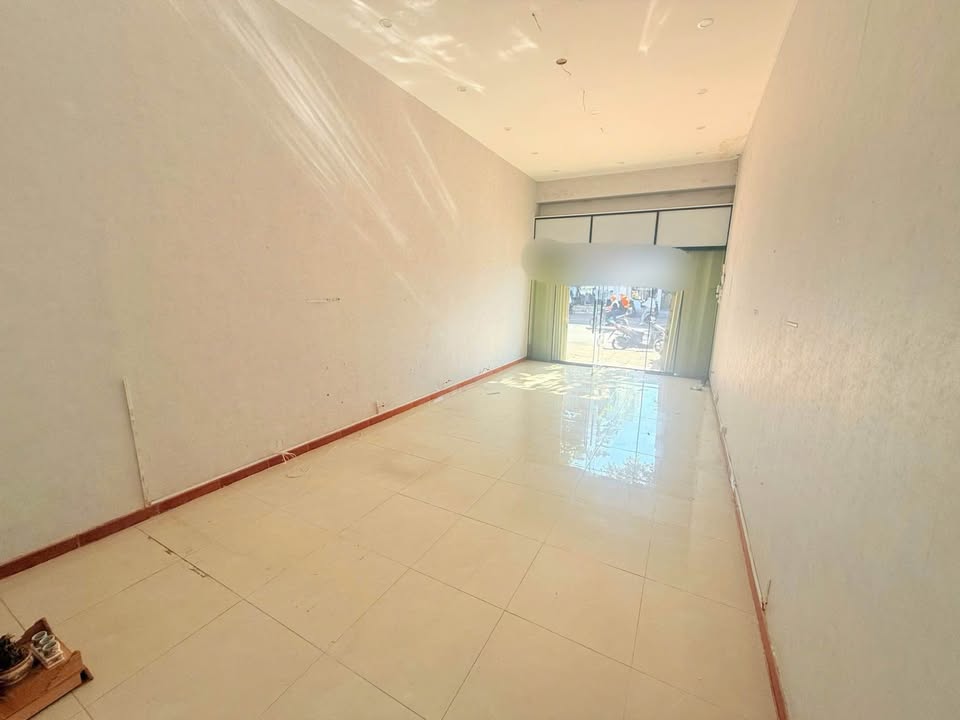 Cho thuê mặt tiền Trương Công Định, Vũng Tàu 180m² - Mặt bằng đẹp, không cần sửa chữa!