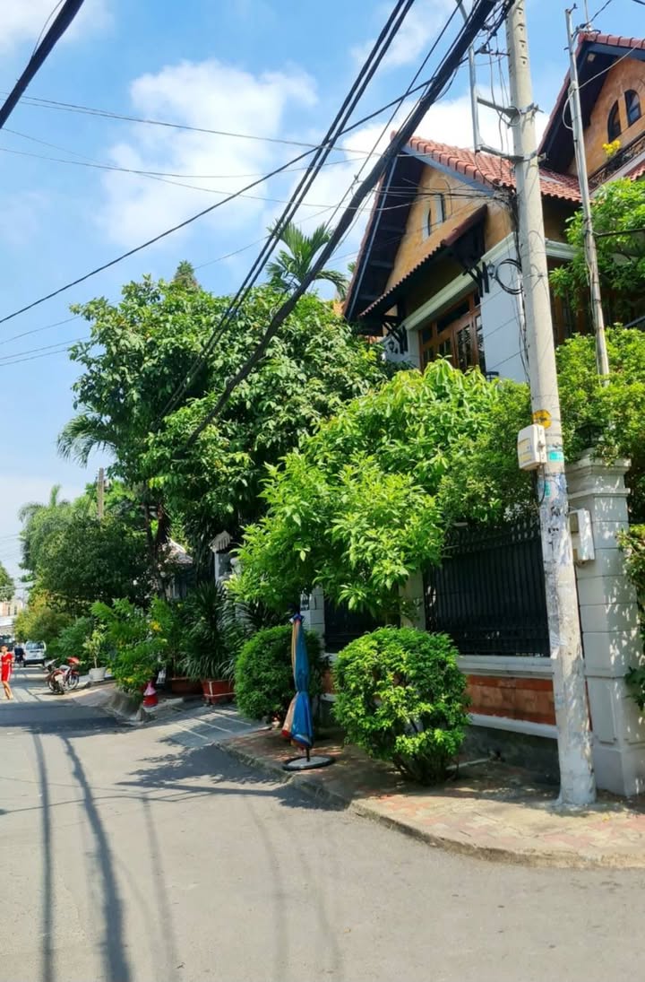 Biệt thự mặt tiền 3 tầng Phú Thọ Hòa Tân Phú 328m² giá 20 tỷ - Thích hợp vừa ở vừa kinh doanh!