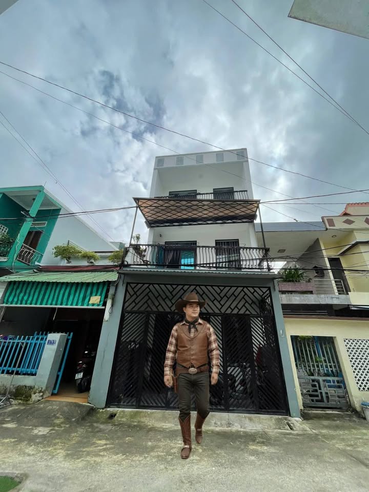 Nhà 3 tầng Trần Hưng Đạo, Quảng Ngãi 98m² giá 3.9 tỷ - Sẵn sàng vào ở ngay!