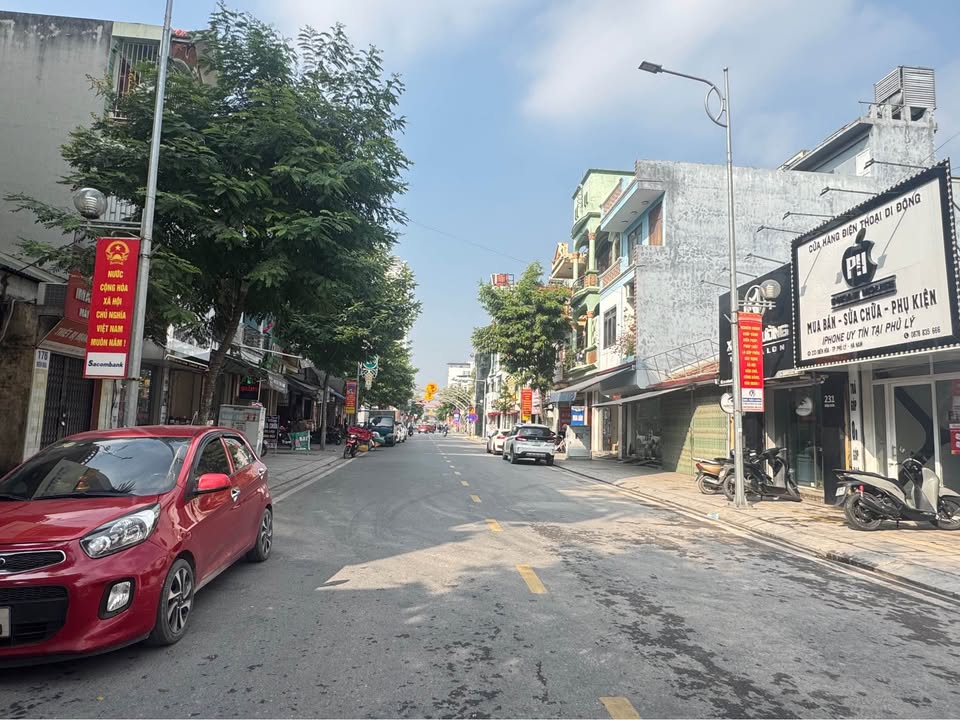 Nhà mặt phố Biên Hoà, Phủ Lý 46m² giá 8.2 tỷ - Vị trí đắc địa kinh doanh!