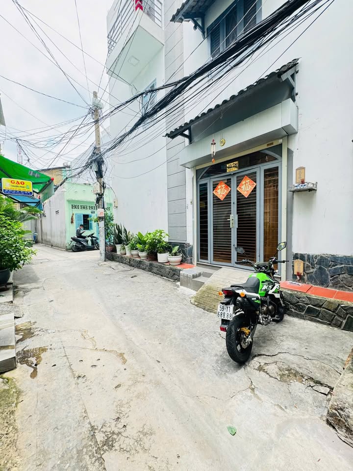 Nhà phố Trần Quang Diệu Q3 45m² giá 8.5 tỷ - Thiết kế hiện đại, thương lượng ngay!