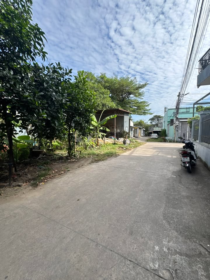 Đất nền góc Hiệp Thành 198m² giá 4 tỷ - Tiềm năng phát triển cao!