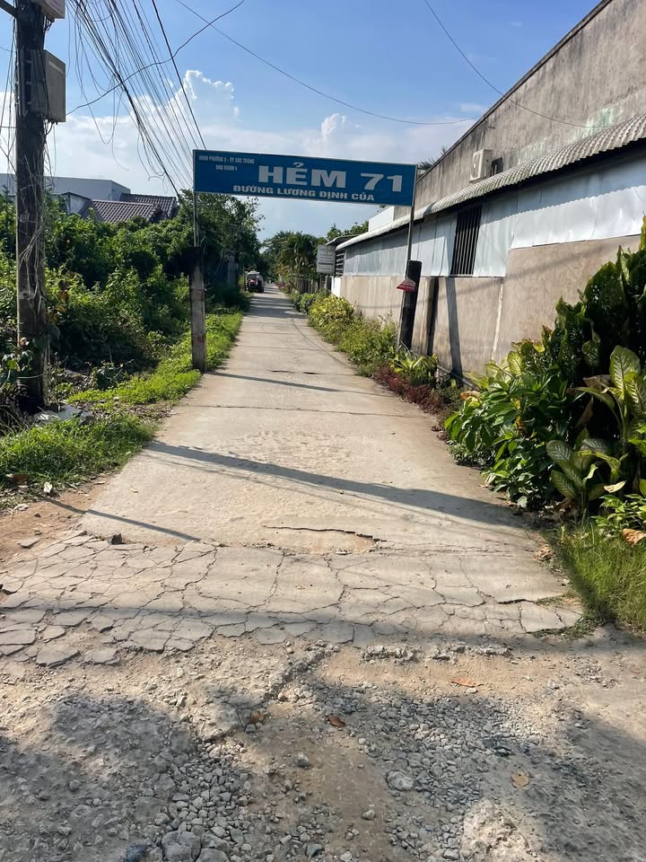 Nhà riêng hẻm 71 Lương Đình Của, Sóc Trăng 162m² giá 1.15 tỷ - Vị trí thuận lợi gần trung tâm!