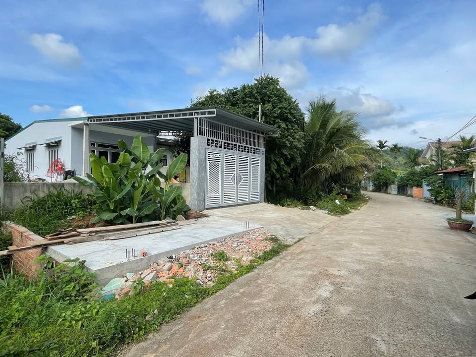 Đất mặt tiền Hẻm 233 Y Wang, Phường Ea Kao, 102m² chỉ 1.75 tỷ - Cơ hội đầu tư tuyệt vời!