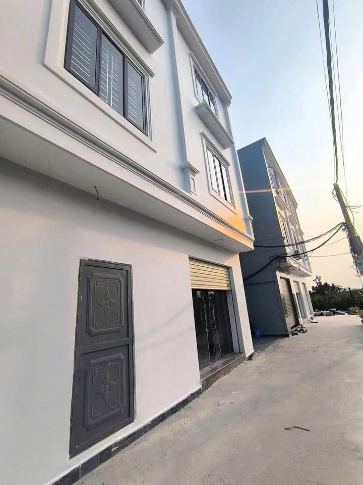 Nhà 3 tầng Tiểu Trà, 40m² giá 1.75 tỷ - Ô tô đỗ cửa, tiện lợi ngay Tết!