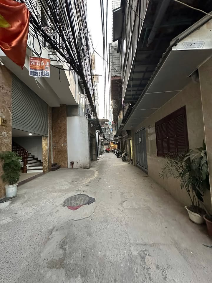 FrontHouse tại Ngõ 1194 Đường Láng, Đống Đa 46m² giá 19.5 tỷ - Sẵn sàng vào ở!