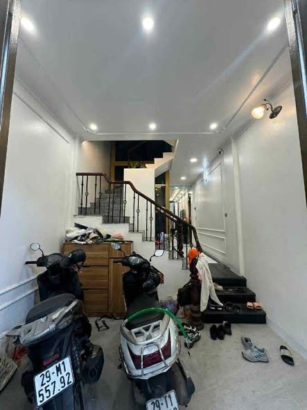 Nhà 5 tầng gần Học viện Tài Chính 61m² giá 10,8 tỷ - Full nội thất hiện đại!