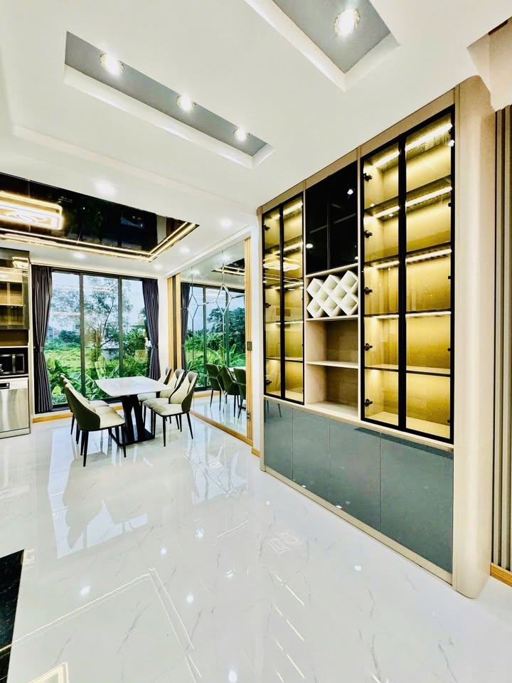 Nhà phố Hoàng Quốc Việt, Phú Mỹ, Quận 7 - 61m² giá 13 tỷ - Nhà mới đẹp, dọn vào ở ngay!