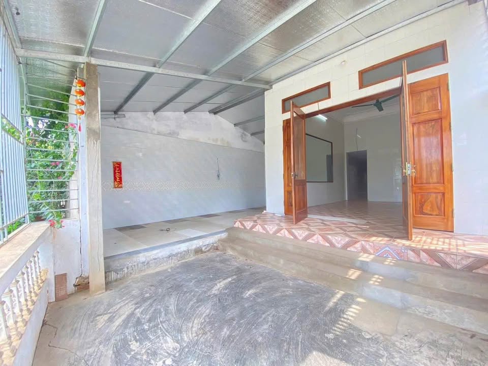 Nhà mặt đường nhựa Nông Tiến Tuyên Quang 210m² giá chỉ 2 tỷ - Sẵn sàng vào ở ngay!