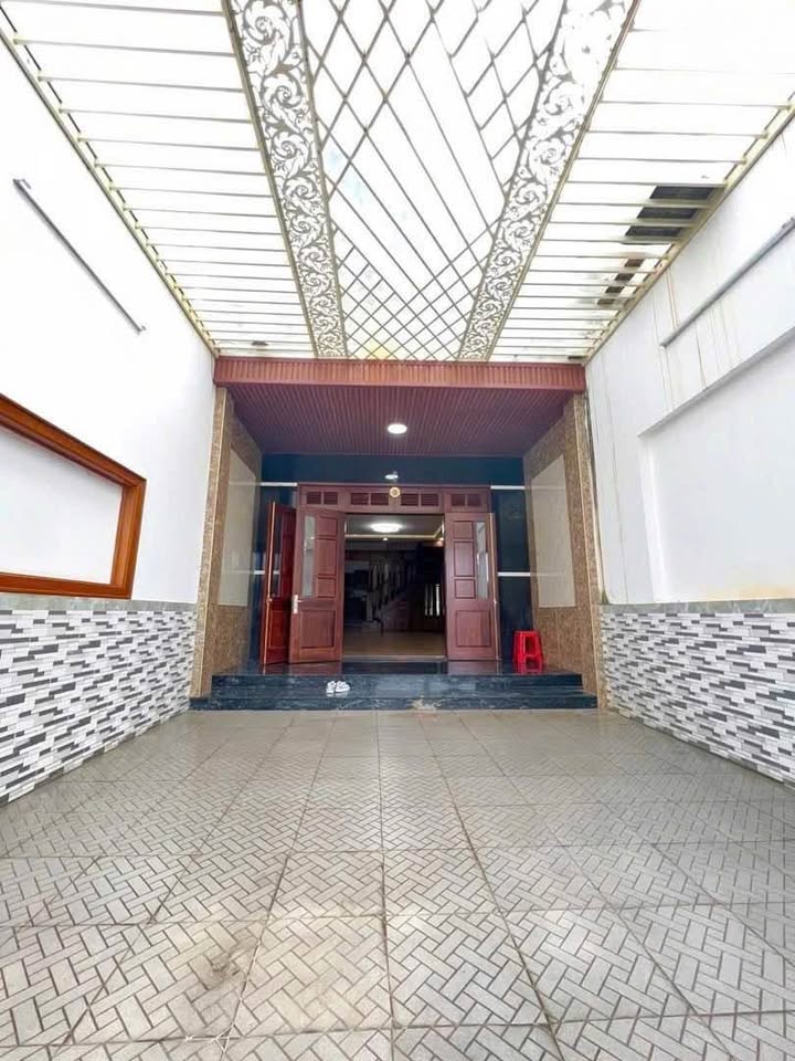 Nhà mặt tiền kinh doanh đường Trần Nhật Duật, Buôn Ma Thuột 110m² giá 10 triệu - Phù hợp làm văn phòng, spa!