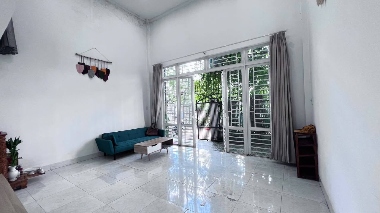 Nhà hẻm A7 Phạm Ngũ Lão Buôn Ma Thuột 102m² giá 1.05 tỷ - Sẵn sàng vào ở!