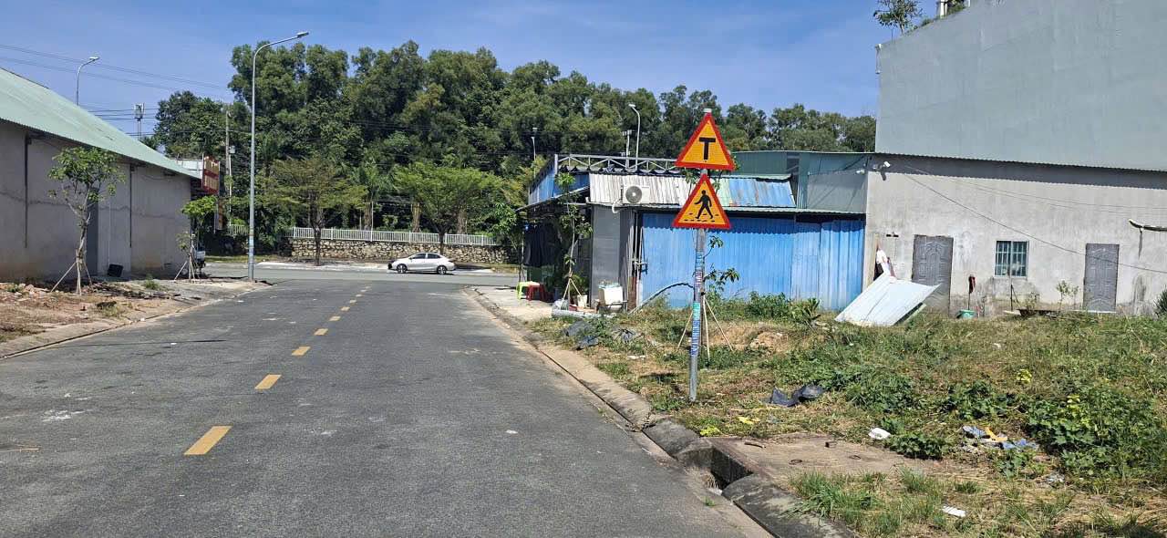 Đất nền KDC Giminex Uyên Hưng 100m² giá 2 tỷ - Tiện ích đầy đủ xung quanh!