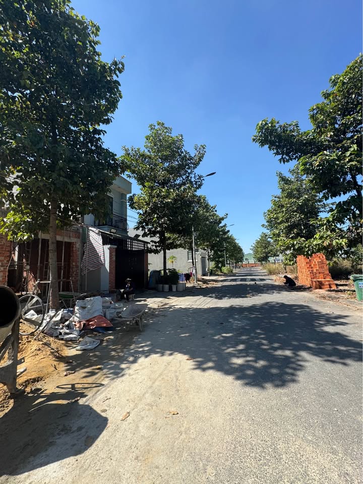 Nhà phố KDC Tân Long 1 Tân Uyên 64m² giá 2 tỷ - Sổ đỏ chính chủ!