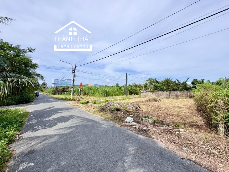 Đất nền thổ cư góc 2 mặt tiền Trần Thị Thơm - 180m² giá 1.25 tỷ - Vị trí đắc địa gần trung tâm