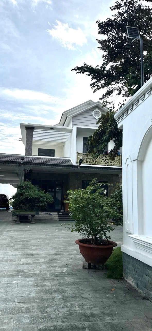 Biệt thự Định Hòa Thủ Dầu Một 616m² giá thỏa thuận - Vị trí đắc địa gần trung tâm!