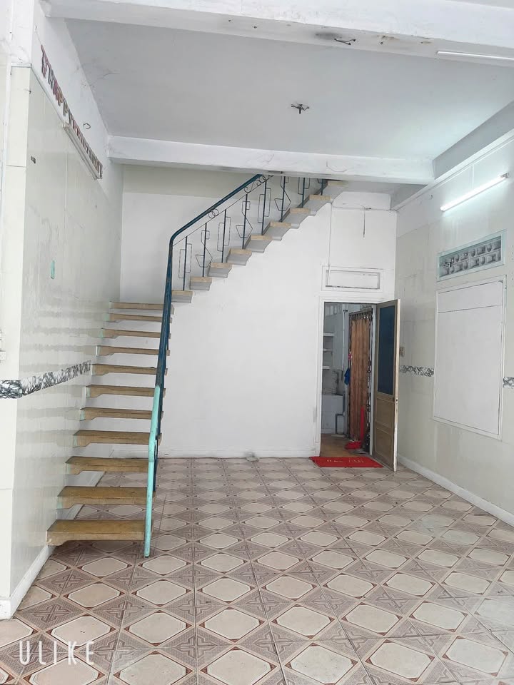 Nhà nguyên căn cho thuê mặt tiền Lê Hồng Phong Nha Trang 48m² giá 10 triệu - Phù hợp cho mọi loại hình kinh doanh!