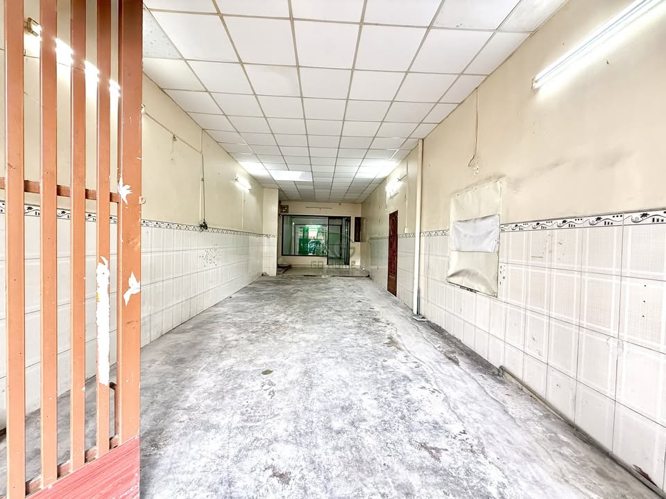 Cho thuê nhà mặt tiền Phước Long Nha Trang 80m² giá 14 triệu - Vị trí đắc địa, kinh doanh thuận lợi!