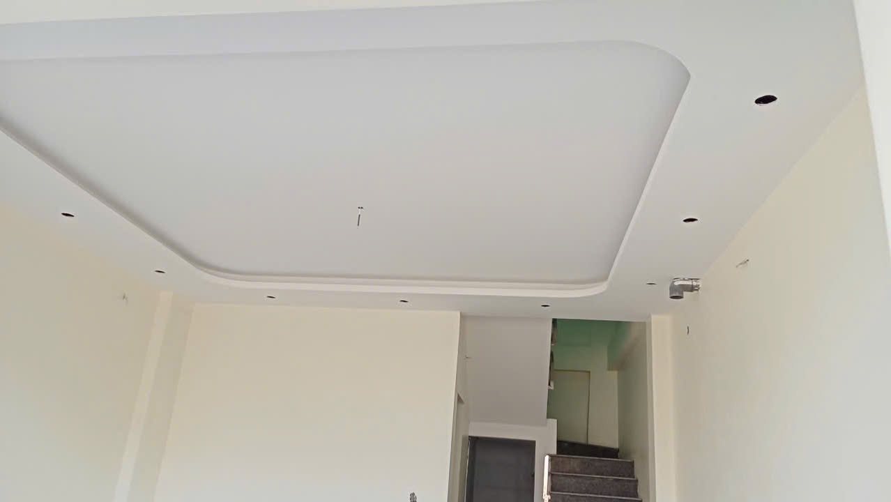 Nhà 3 tầng mới xây tại Quảng Thành, Thanh Hóa 150m² giá 2 tỷ - Đang hoàn thiện sang trọng!